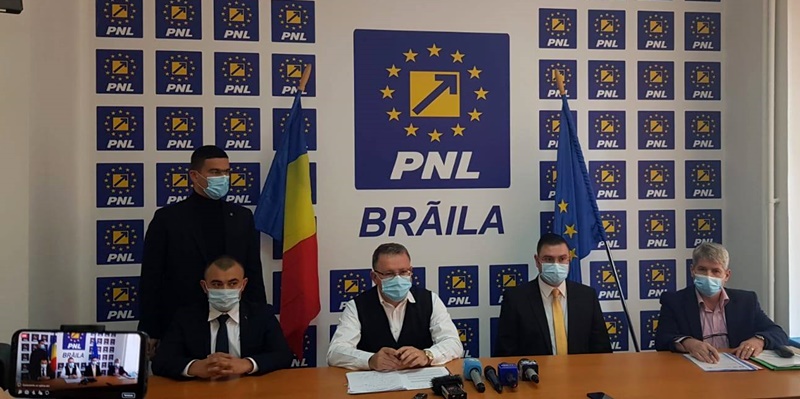 Ministrul Agriculturii, Adrian Oros, în vizita sa la Brăila a asigurat fermierii că Guvernul PNL a alocat peste 200 de milioane de euro despăgubiri pentru&nbsp;secetă