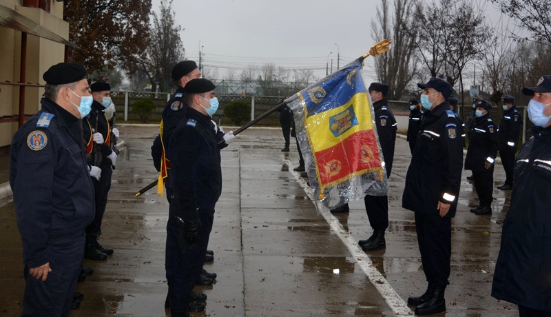 Opt cadre militare au depus astăzi Jurământul Militar, în cadrul Inspectoratului de Jandarmi Judeţean&nbsp;Brăila