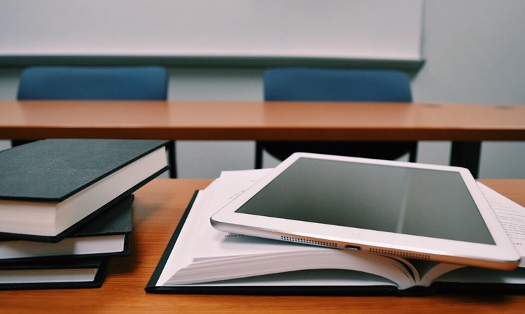 Insp. Șc. Gen. Viorel Botea: „Prima tranșă de 1680 de tablete a fost distribuită în toate unitățile de învățământ din județul&nbsp;Brăila!”