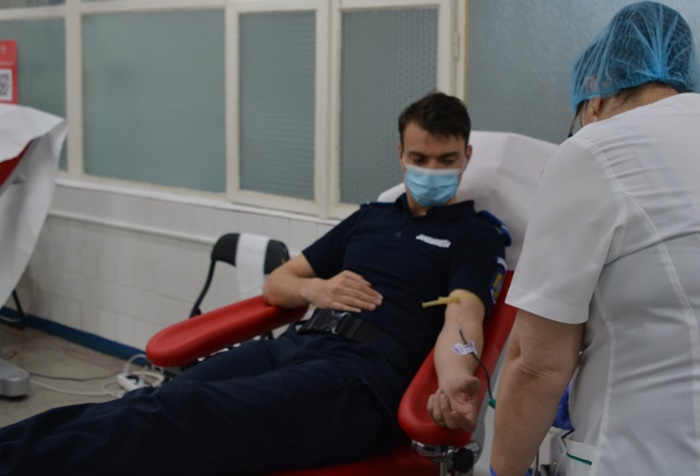 Jandarmii brăileni „în misiune” la Centrul de Transfuzie Sanguină, dornici să salveze&nbsp;vieți
