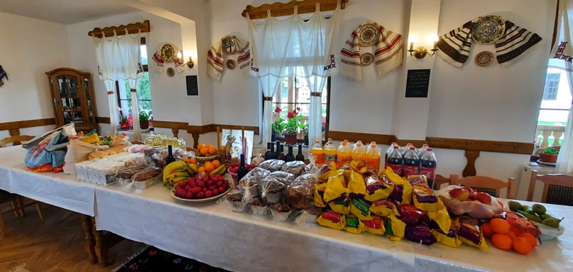 Cozonac, ouă roșii și alimente în dar pentru 15 persoane vârstnice din Parohia Ianca I – „Sf. Ioan&nbsp;Botezătorul”