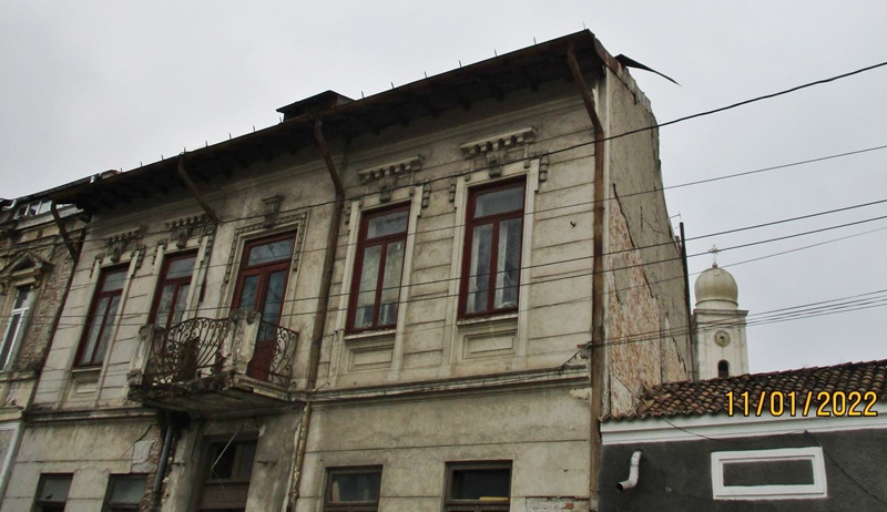 Amenzi pentru nepăstrarea curățeniei orașului și neefectuarea unor lucrări de reparații și întreținere a exteriorului unor&nbsp;clădiri