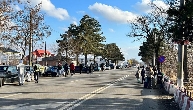 Val de refugiați la granița cu Ucraina. Prefectul Timofei: „Suntem pregătiți să oferim&nbsp;ajutor!”