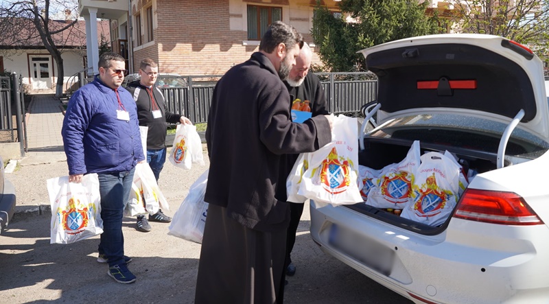 În preajma marilor sărbători creştine, 3100 de copii beneficiază de daruri prin programul ”Ne înnoim de Sfintele Paşti” în Arhiepiscopia Dunării de&nbsp;Jos