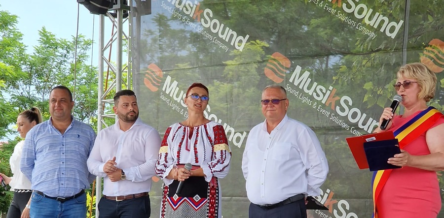 Sute de vizireni prezenți la sărbătorirea „Zilei Comunei&nbsp;Viziru”