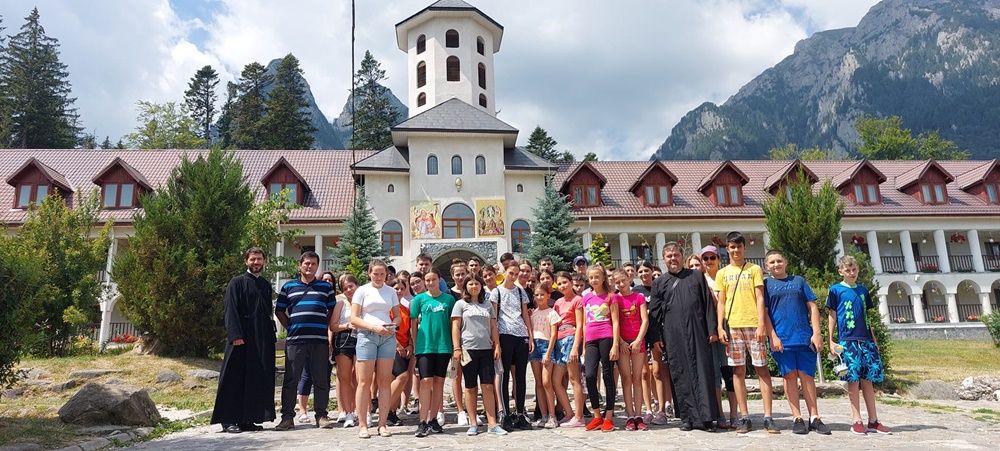 Programul eparhial “Vacanța din pridvorul bisericii”, desfășurat și în parohiile Ulmu și&nbsp;Mohreanu