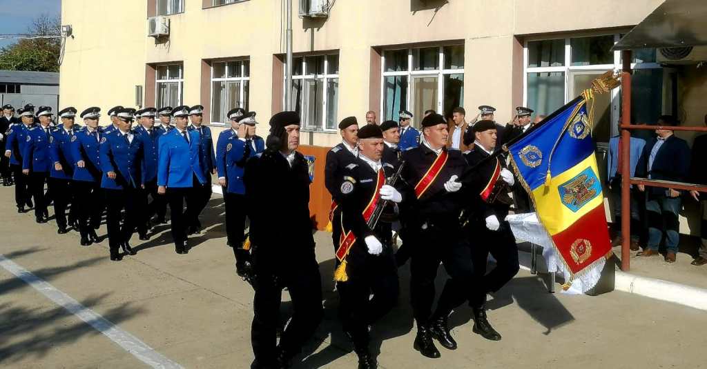 Emoții și bucurie la Inspectoratul de Jandarmi Județean Brăilă | 14 subofițeri, recrutați din sursă externă, au depus astăzi jurământul militar, jurând credință&nbsp;țării