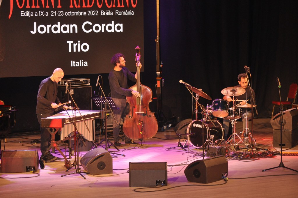 Festivalul Internațional Johnny Răducanu, o reverență excepțională adusă maestrului Johnny Răducanu, un adevărat regal de muzică&nbsp;jazz