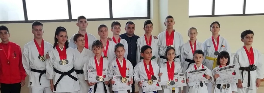 Deputatul Popa continuă să premieze copiii cu rezultate deosebite, donându-și indemnizația de parlamentar sportivilor Clubului de karate Marțial&nbsp;Budo