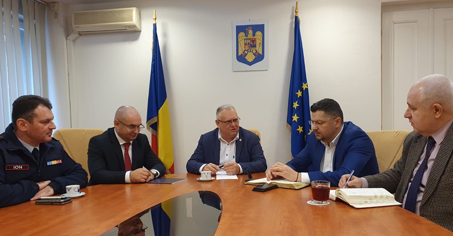 Sărbători de iarnă în siguranță | Prefectul Iulian Timofei: “Siguranța cetățenilor rămâne, în continuare, o prioritate a Instituției Prefectului și a întregului sistem de ordine publică din județul&nbsp;nostru”