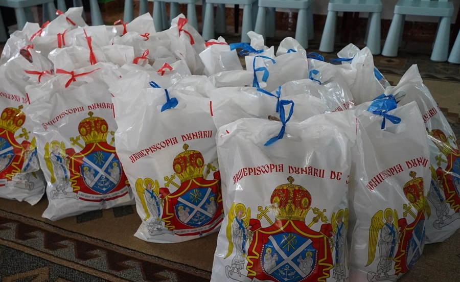 “Dar din dar se face Rai” |Parohia «Adormirea Maicii Domnului» şi Parohia «Sfântul Antonie cel Mare» au oferit daruri copiilor de la Grădiniţa parohială “Familia”