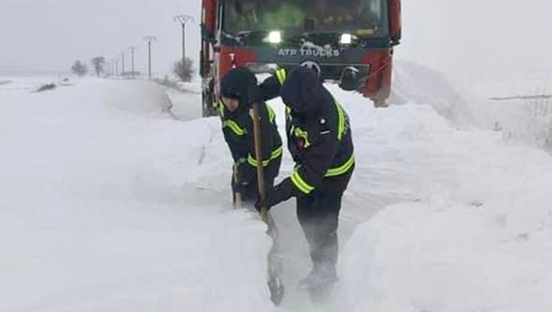 Pe drumurile naționale se circulă în condiții de iarnă | Pe drumurile județene se acționează contra cronometru pentru fluidizarea&nbsp;traficului