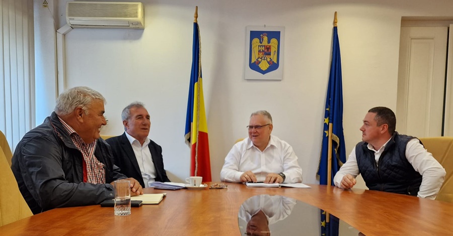 Prefectul Iulian Timofei: “Tratăm cu maxim interes problemele ridicate de către comunitățile locale și facem toate eforturile pentru a le veni în&nbsp;sprijin!”
