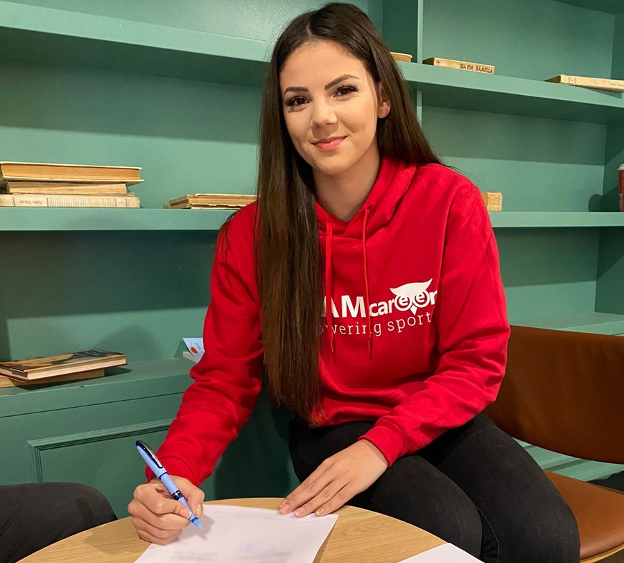 “Investim în tineri, investim în viitor” | Extrema stângă, Mariam Mohamed, a semnat cu HC Dunărea&nbsp;Brăila