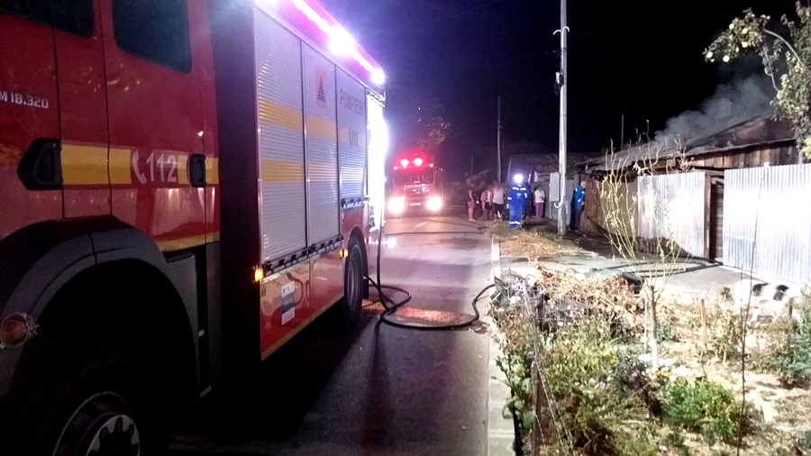 Mai multe proprietăți afectate de un incendiu | Brăileancă, în vârstă de 80 de ani, salvată de&nbsp;pompieri