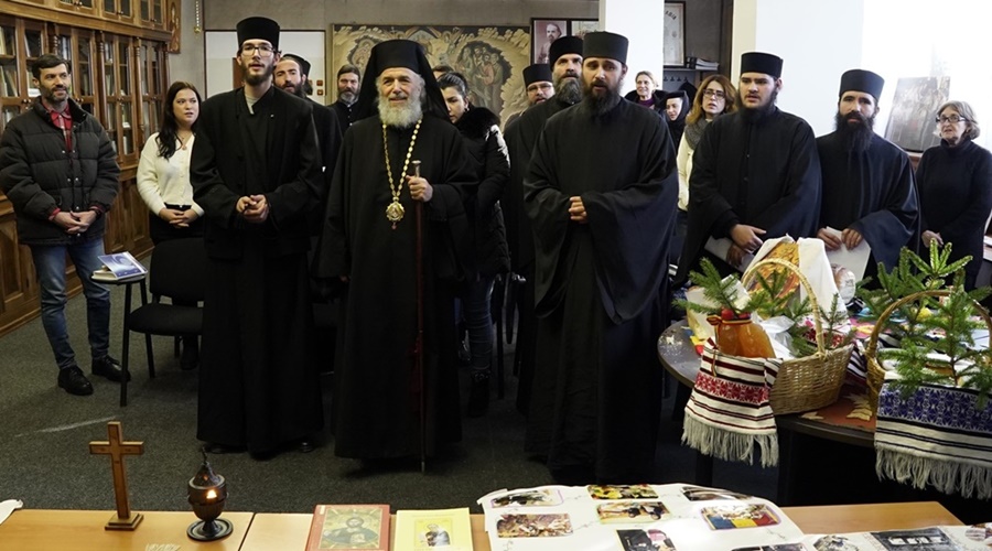 Monahi de la Mănăstirea Măxineni l-au colindat pe Arhiepiscopul Dunării de&nbsp;Jos