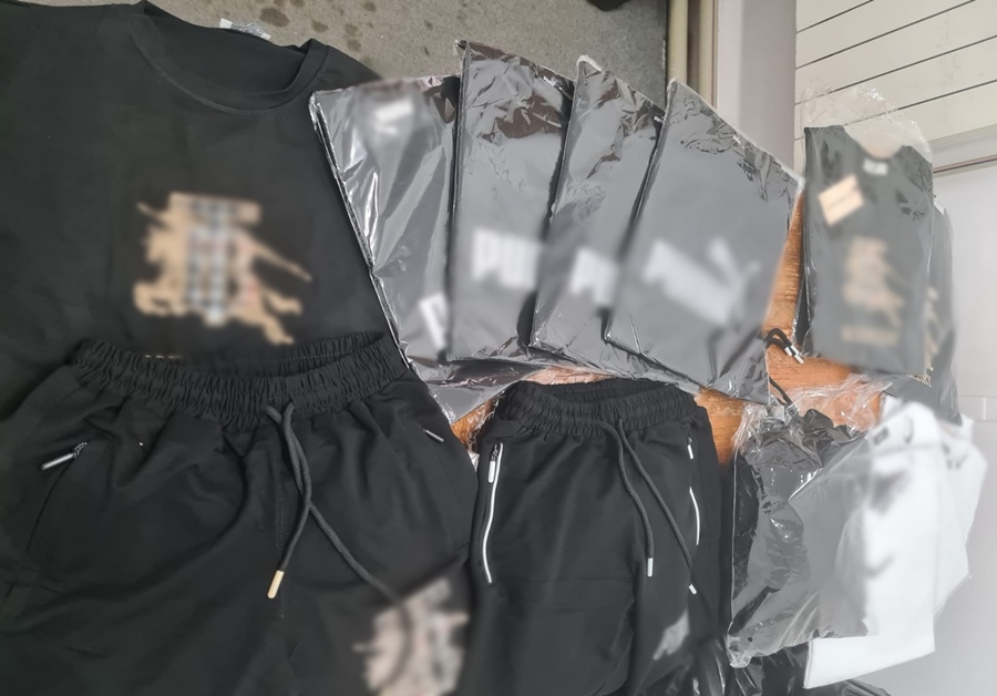 Jandarmii brăileni au oprit de la comercializare articole vestimentare neconforme cu&nbsp;legea