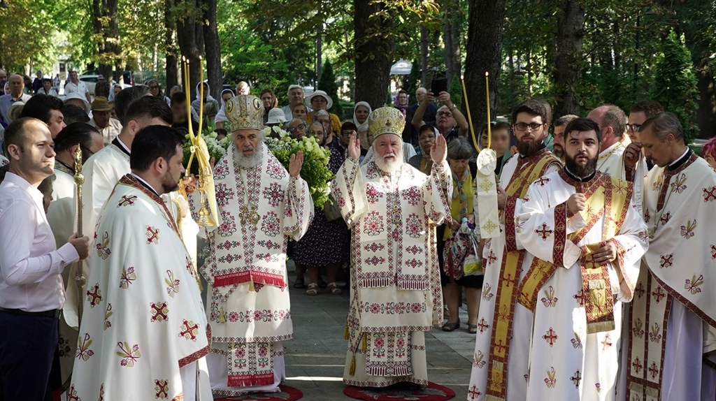 Hramul Mănăstirii “Sf. Pantelimon” din Lacu Sărat, eveniment de mare însemnătate&nbsp;duhovnicească