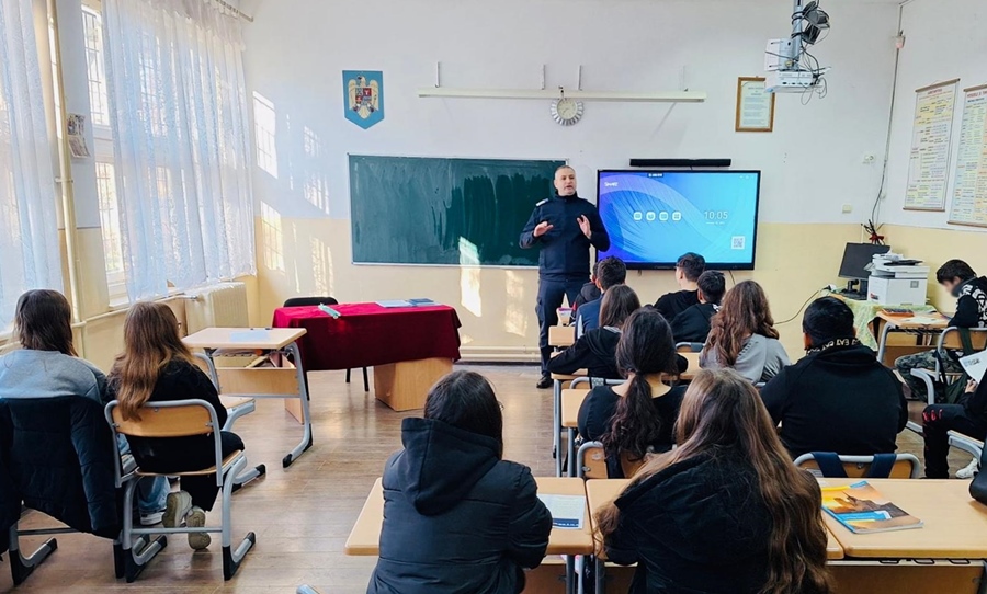 Jandarmeria Brăila, un partener implicat activ în procesul educațional al&nbsp;elevilor