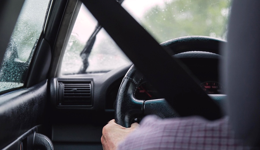 Se va verifica situația persoanelor încadrate într-un grad de handicap incompatibil cu deținerea permisului de conducere&nbsp;auto!