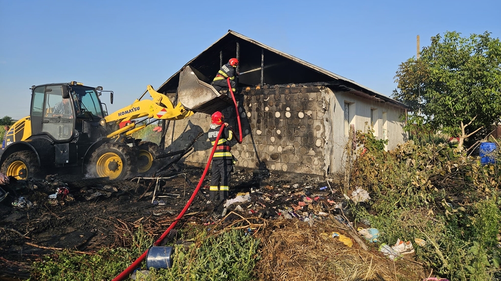 În doar 24 de ore, 16 intervenții ale echipajelor de pompieri din cadrul Inspectoratului pentru Situaţii de Urgenţă “Dunărea”&nbsp;Brăila